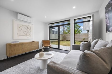 Photo of property in 13/15 Chivalry Road, Glenfield, Auckland, 0629