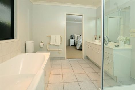 Photo of property in 1 Semillon Avenue, Henderson, Auckland, 0612