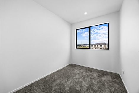 Photo of property in 6 Harikoa Way, Karaka, 2113