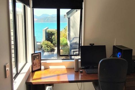 Photo of property in 287 Karaka Bay Road, Karaka Bays, Wellington, 6022