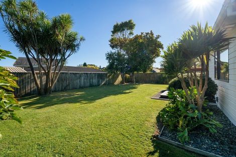 Photo of property in 25 Cedar Drive, Paraparaumu Beach, Paraparaumu, 5032
