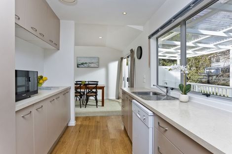 Photo of property in 1/55 Sylvia Road, Hillcrest, Auckland, 0627
