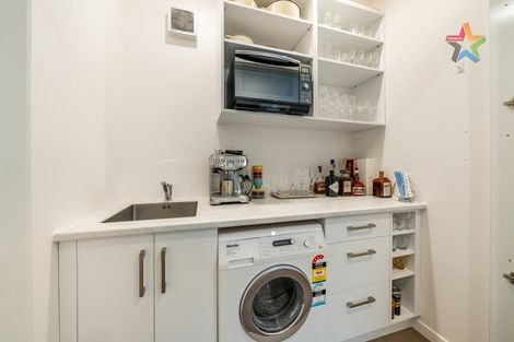 Photo of property in 2 Tiketike Way, Brooklyn, Wellington, 6021