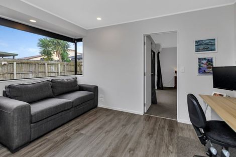 Photo of property in 13 Bermuda Place, One Tree Point, 0118
