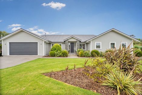 Photo of property in 10 Austin Drive, Whitianga, 3510