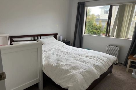 Photo of property in 33 South Kensington Way, Henderson, Auckland, 0612