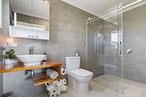 Photo of property in 69 Waipipi Wharf Road, Pollok, Waiuku, 2683