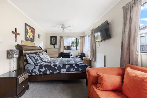 Photo of property in 2/6 Orton Street, Glenfield, Auckland, 0627