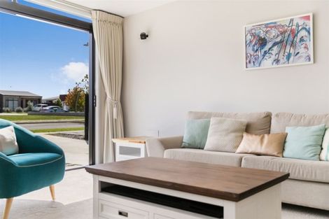 Photo of property in 6 Leadership Crescent, Papakura, 2110