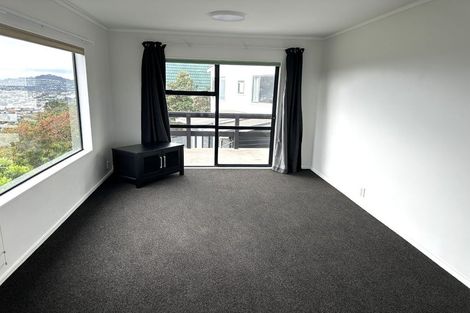 Photo of property in 5a Becker Way, Karori, Wellington, 6012