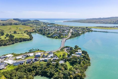 Photo of property in 6 Mara Kai Lane, Raglan, 3225