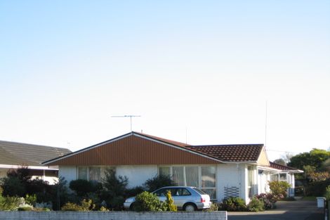 Photo of property in 1/203 Main North Road, Redwood, Christchurch, 8051