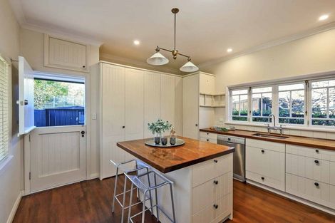 Photo of property in 56 Joll Road, Havelock North, 4130