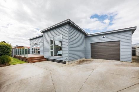 Photo of property in 58 Exeter Crescent, Takaro, Palmerston North, 4412