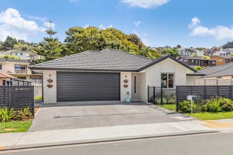 Photo of property in 2 Shearwater Lane, Whitby, Porirua, 5024