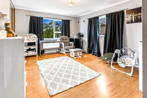 Photo of property in 36 Hartley Terrace, Massey, Auckland, 0614