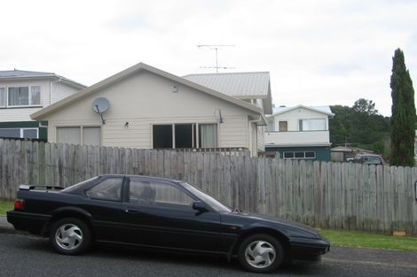 Photo of property in 1/52 Peach Road, Glenfield, Auckland, 0629