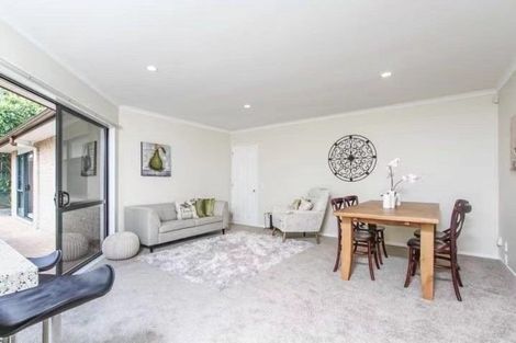 Photo of property in 16 Middlefield Drive, East Tamaki Heights, Auckland, 2016