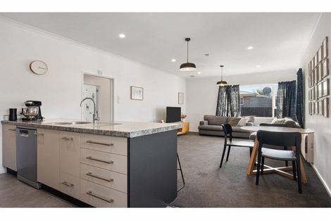 Photo of property in 205 Centaurus Road, Saint Martins, Christchurch, 8022