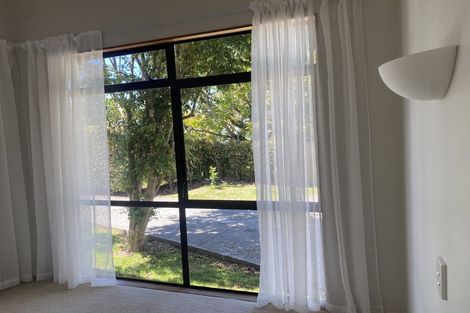 Photo of property in 25a/5 Beach Road, Te Atatu Peninsula, Auckland, 0610