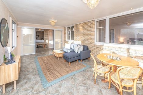 Photo of property in 17 Bristow Street, Saint Johns Hill, Whanganui, 4501
