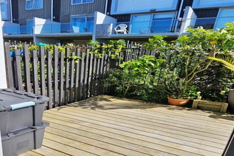 Photo of property in 4 Ceramic Lane, New Lynn, Auckland, 0600