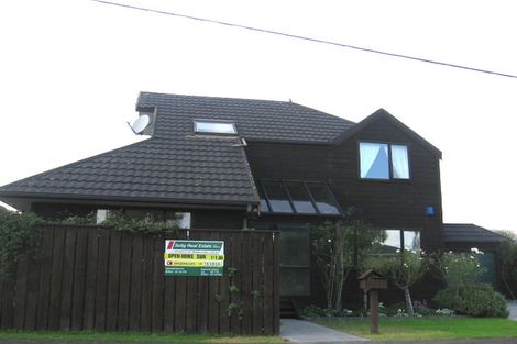 Photo of property in 1 Colin Grove, Hutt Central, Lower Hutt, 5010