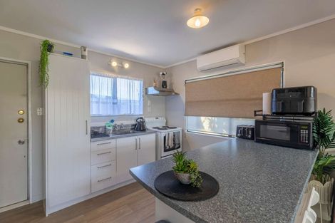 Photo of property in 23 Flaunty Place, West Harbour, Auckland, 0618