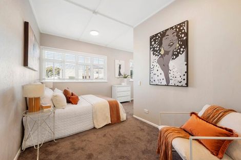 Photo of property in 24 Wha Street, Lyall Bay, Wellington, 6022