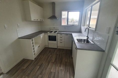 Photo of property in 24 Walton Street, Red Beach, 0932