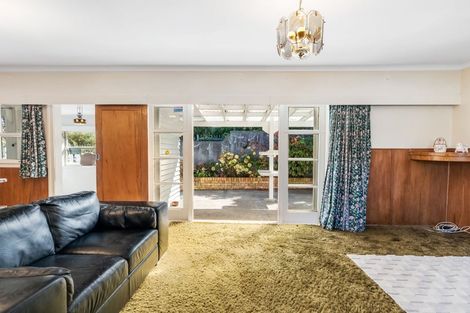 Photo of property in 21 Saint Leonards Road, Kelston, Auckland, 0602