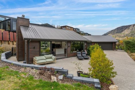 Photo of property in 5 Haines Way, Arthurs Point, Queenstown, 9371