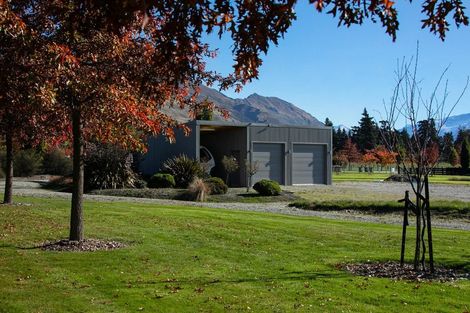 Photo of property in 14 Little Orchard Way, Wanaka, 9382