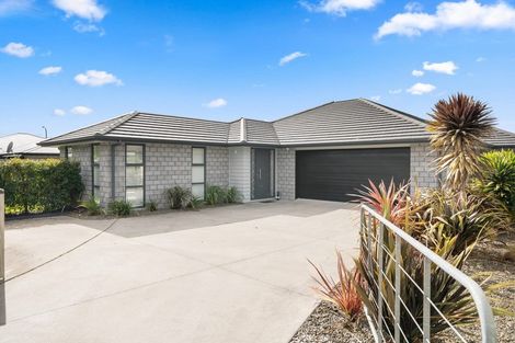 Photo of property in 10 Ponga Place, Papamoa Beach, Papamoa, 3118