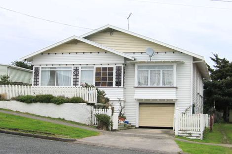 Photo of property in 5 Karaka Street, Helensville, 0800