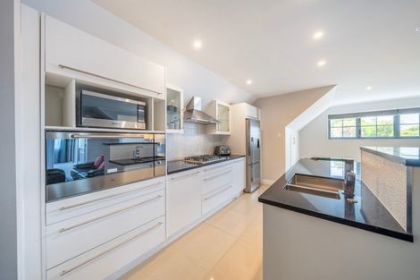 Photo of property in 29 Padnell Crescent, Paparangi, Wellington, 6037