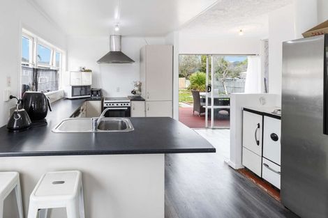 Photo of property in 11 Russell Road, Wainuiomata, Lower Hutt, 5014