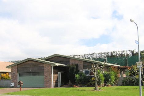 Photo of property in 90 Russley Drive, Mount Maunganui, 3116