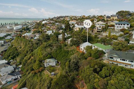 Photo of property in 5 Denholm Road, Hospital Hill, Napier, 4110