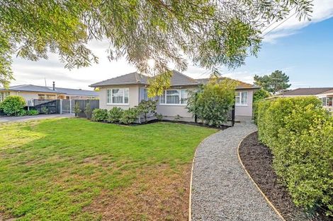 Photo of property in 70 Inwoods Road, Parklands, Christchurch, 8083