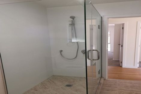 Photo of property in 16 Para Close, Fairview Heights, Auckland, 0632