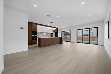Photo of property in 30 Korowhiti Road, Clarks Beach, 2122