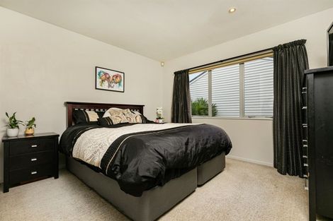 Photo of property in 48 Makora Road, Massey, Auckland, 0614