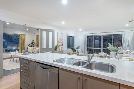 Photo of property in 5 Tongariro Drive, Aotea, Porirua, 5024