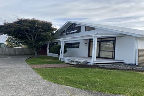 Photo of property in 25a/5 Beach Road, Te Atatu Peninsula, Auckland, 0610