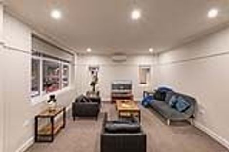 Photo of property in Fountain Court, 16/48u Oriental Parade, Oriental Bay, Wellington, 6011