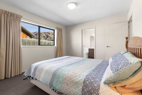 Photo of property in 1 Coromandel Street, Wanaka, 9305