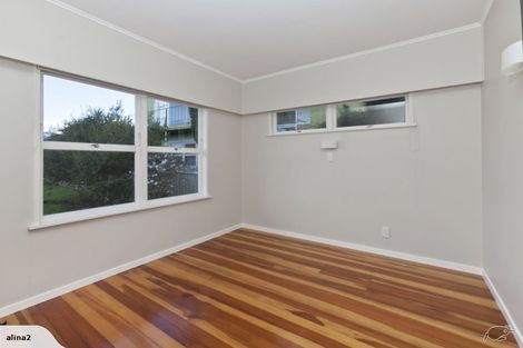 Photo of property in 27 Mcbreen Avenue, Northcote, Auckland, 0627
