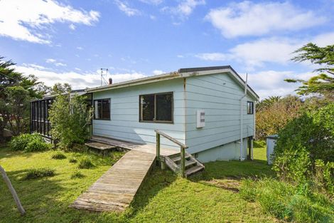 Photo of property in 8 Duncan Street, Waikawa Beach, Manakau, 5573