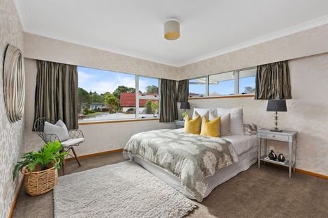 Photo of property in 30a Geoffrey Road, Torbay, Auckland, 0630